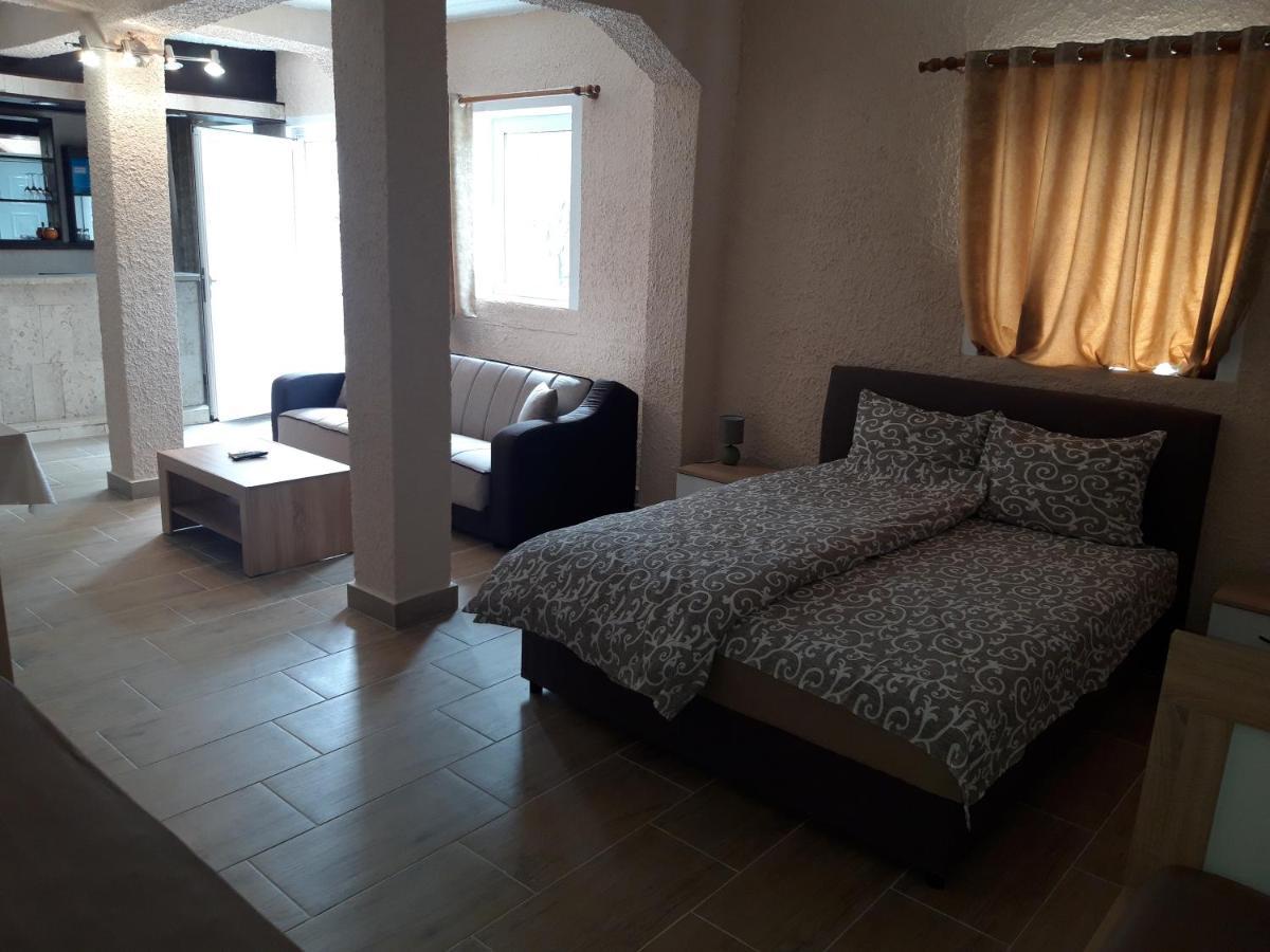 Kazablanka Rooms Aerodrom Susunja Екстериор снимка
